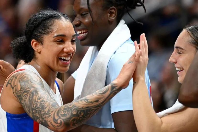 Brillante dans le jeu et essentielle dans l'état d'esprit en demi-finales face à l'Allemagne, Gabby Williams assume son nouveau statut de leader des Bleues