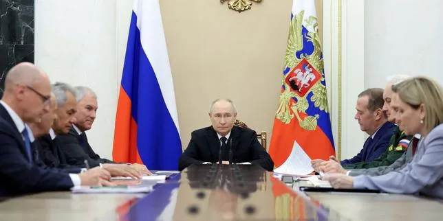 EN DIRECT, guerre en Ukraine : Vladimir Poutine est prêt à rencontrer les émissaires américains Steve Witkoff et Jared Kushner pour discuter de la fin du conflit, selon Sergueï Lavrov