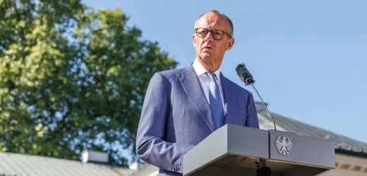 Leipzig: Friedrich Merz droht Drohnen-Angreifern mit Konsequenzen