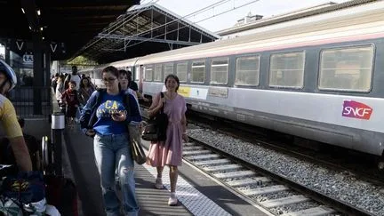 Une voiture percutée par un TER près de Toulouse, le trafic ferroviaire interrompu entre Toulouse et Carcassonne "jusqu'à midi" lundi