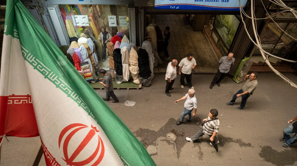Guerre au Moyen-Orient : l'Iran attaque à nouveau des bases militaires américaines au Koweit, Donald Trump menace de frapper "à tout moment"