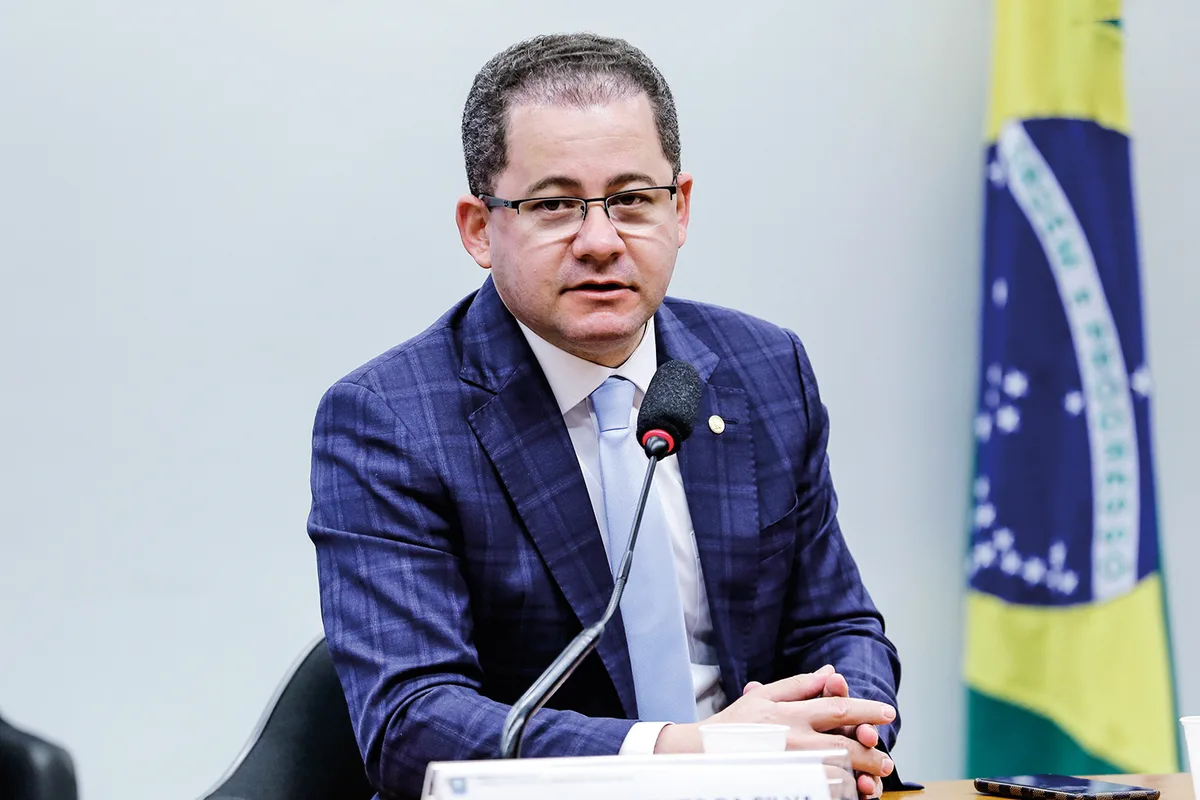 PF mira deputado Cezinha de Madureira em ação sobre desvios em emendas