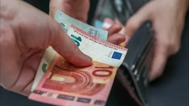 Salário mínimo além de 970€ é "possível" e "imperativo", dizem CGTP e UGT