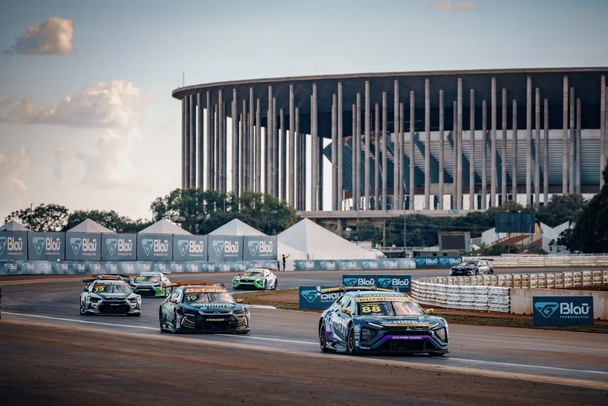 Prova endurance muda dinâmica da Stock Car Pro Series na reta final da temporada