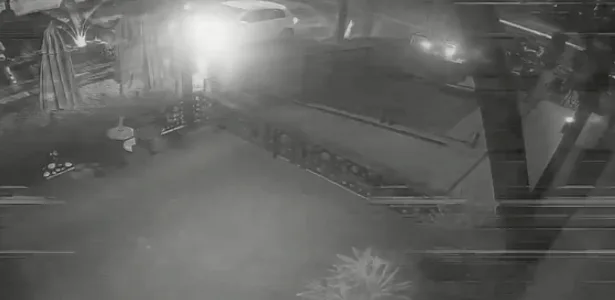 Jovem tem tímpano perfurado e namorada perde cabelo após bomba em bar de GO