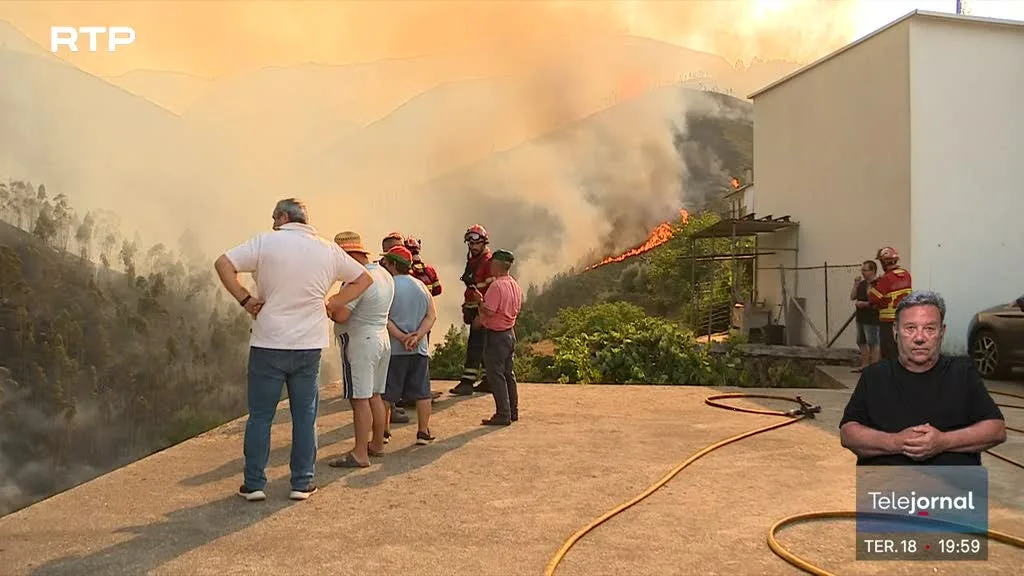 Sete aldeias ameaçadas pelo fogo em Arouca