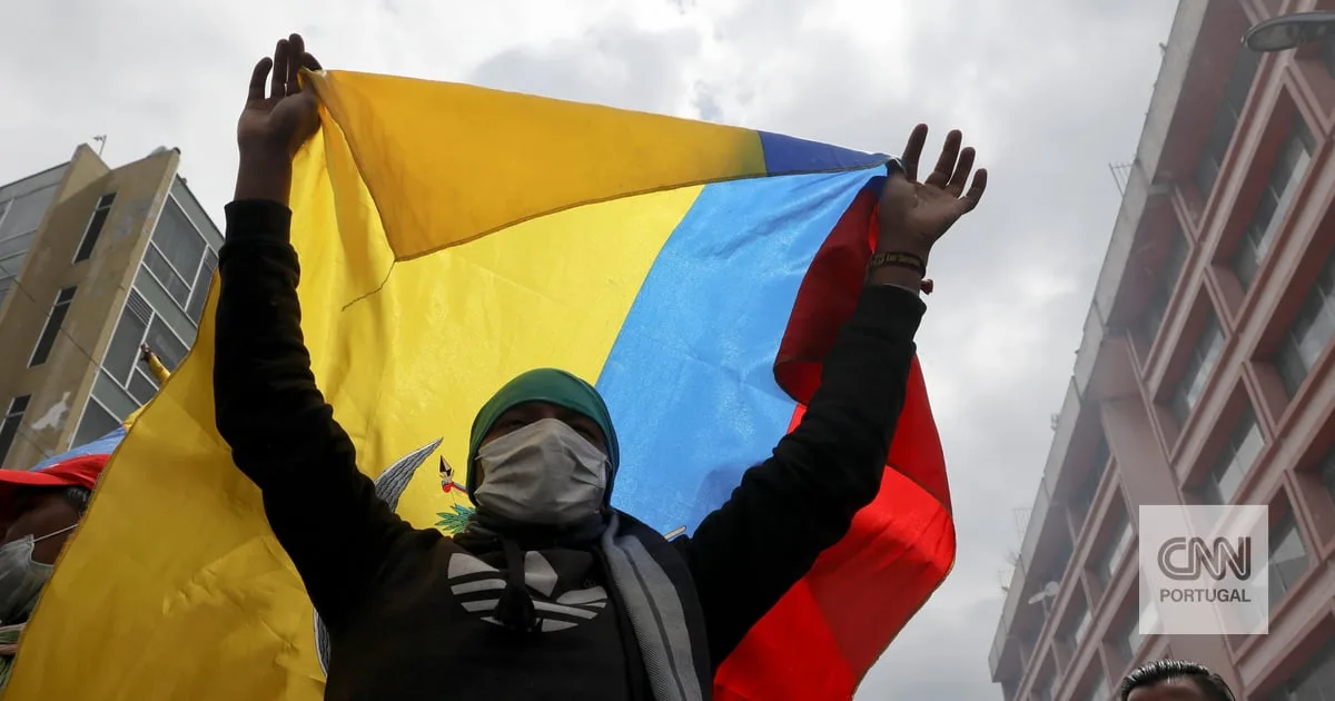 Governo do Equador acusado de tentar impedir oposição de concorrer às eleições