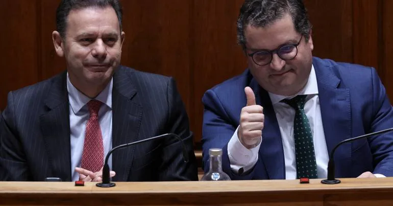 Freguesias ameaçam greve geral a 4 de novembro