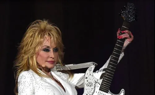 Dolly Parton, la "reina del country", recibe emotivo homenaje del Palacio de Buckingham tras su muerte