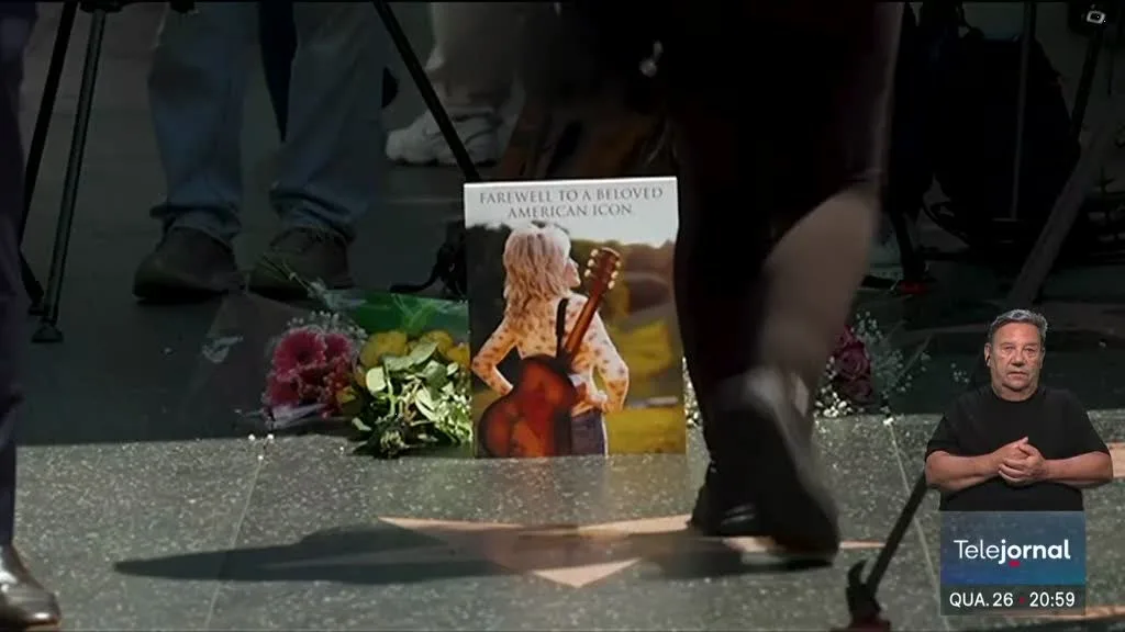 Mundo multiplica homenagens a Dolly Parton