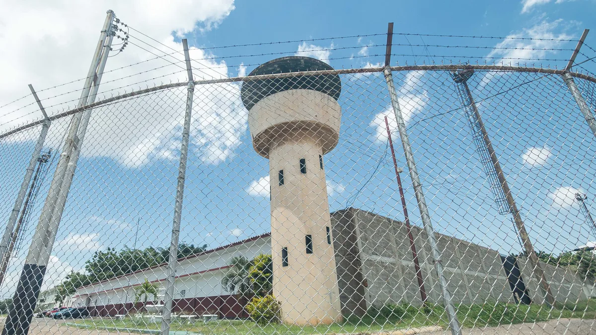 Una ONG venezolana pidió al Gobierno chavista que amplíe la cooperación de la Cruz Roja en cárceles donde hubo denuncias de tortura