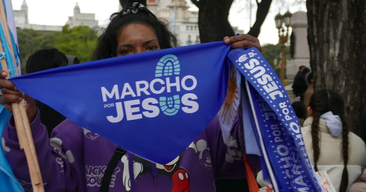 Cortes y desvíos en el centro porteño por una masiva movilización de fieles evangélicos bajo la consigna "Marcho por Jesús"