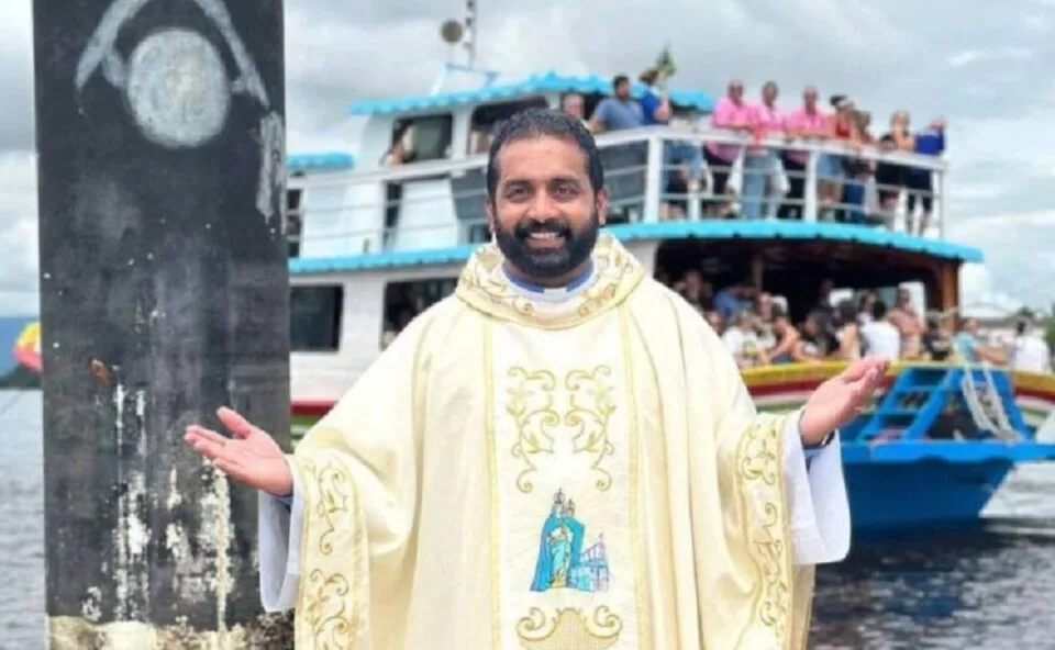 Padre condenado por violação sexual é preso após supostamente descumprir medidas impostas pela Justiça