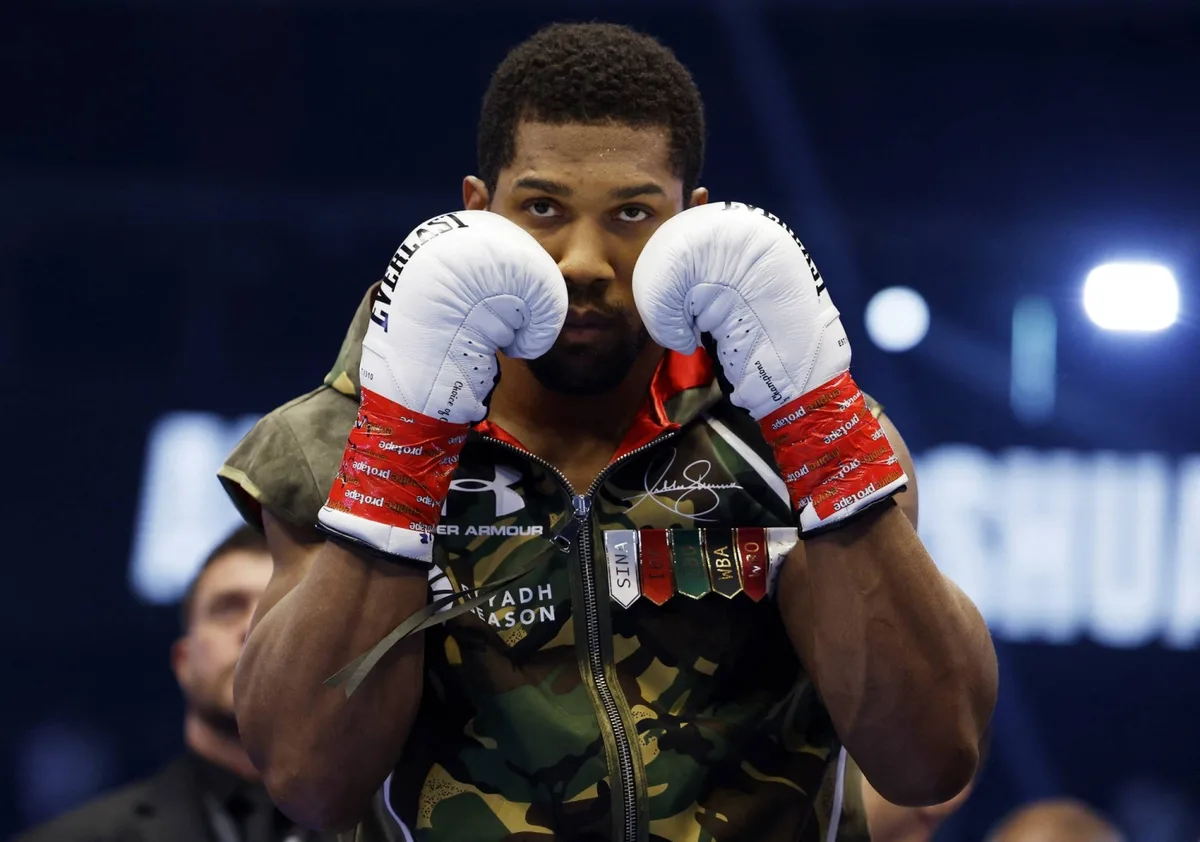 Tyson Fury’s promoter says ball in Anthony Joshua’s court regarding ‘Battle of Britain’