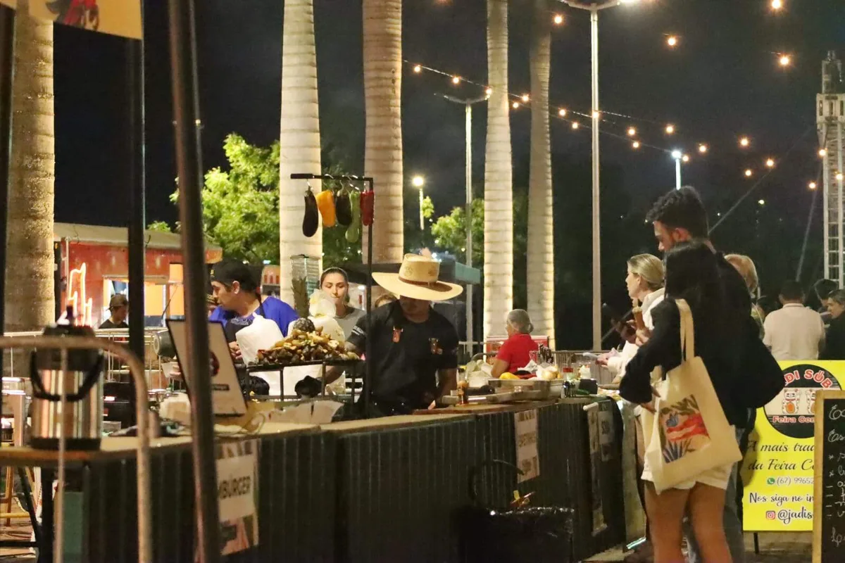 Com cuscuz a licor de pequi, shopping ganha encontro ao ar livre