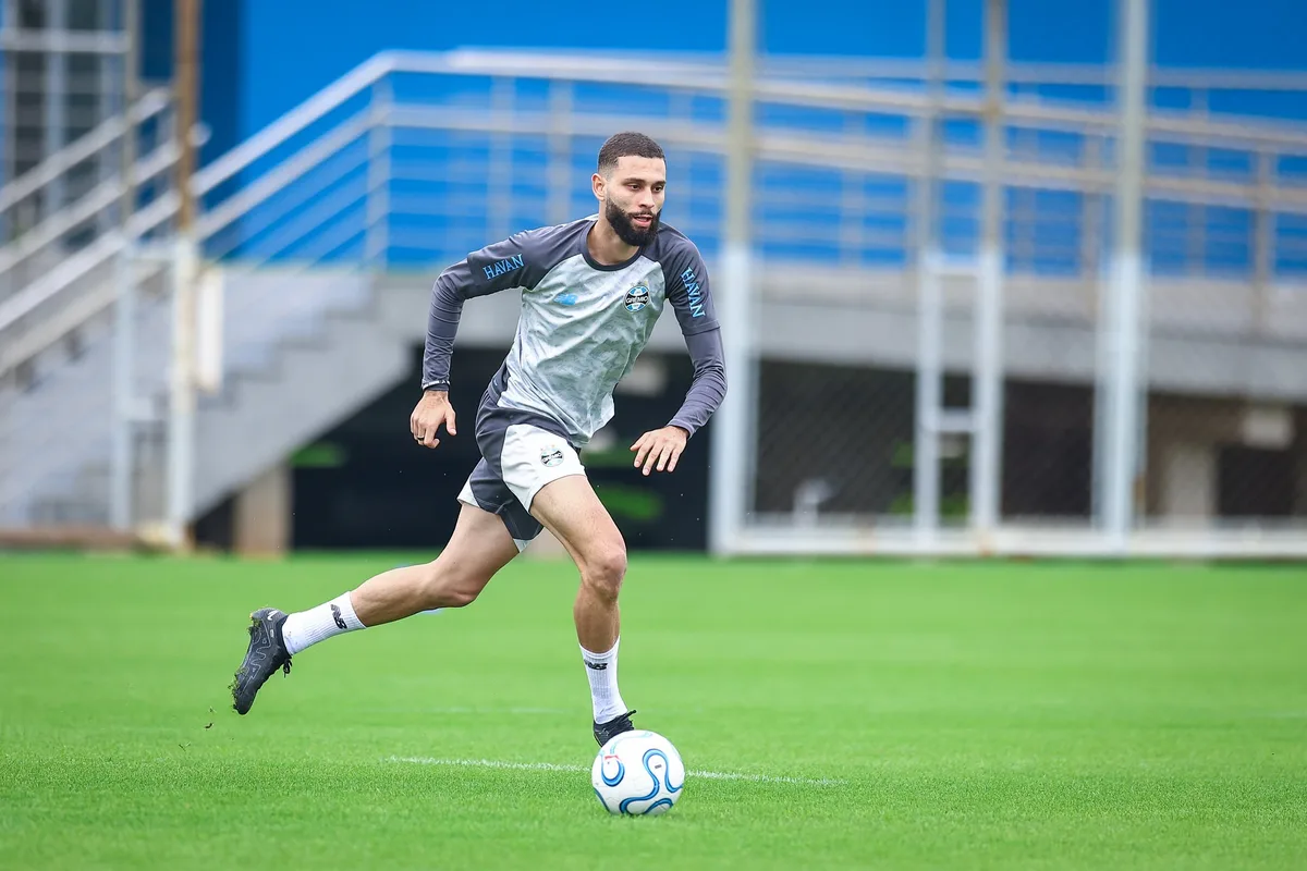 Sem Gustavo Martins, Grêmio abre disputa na defesa; veja opções