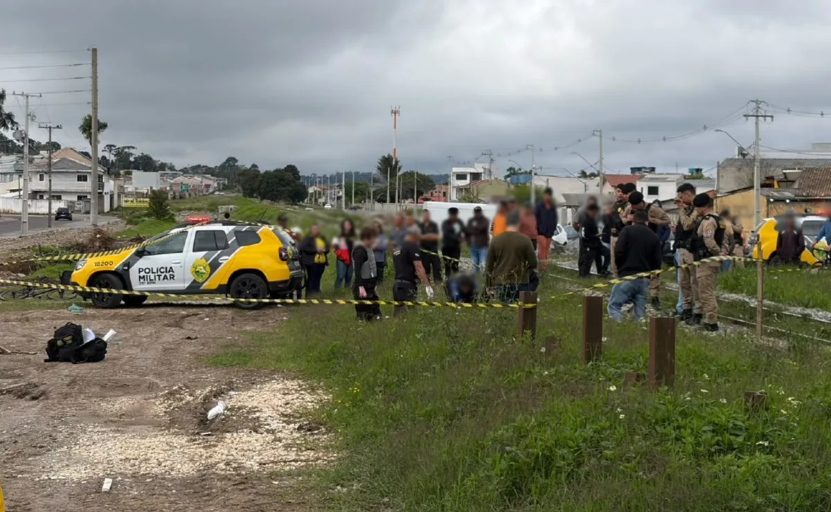 Populares acionam polícia após encontrarem homem morto perto de linha do trem em Pinhais