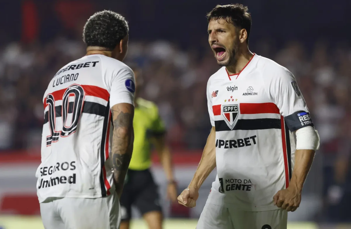 Jonathan Calleri bate pênalti e marca o segundo do São Paulo no Morumbis; confira o lance