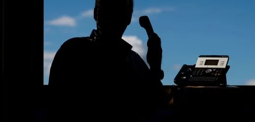Swatting: Jugendlicher in NRW provoziert mit falschen Mordanrufen Polizeieinsätze