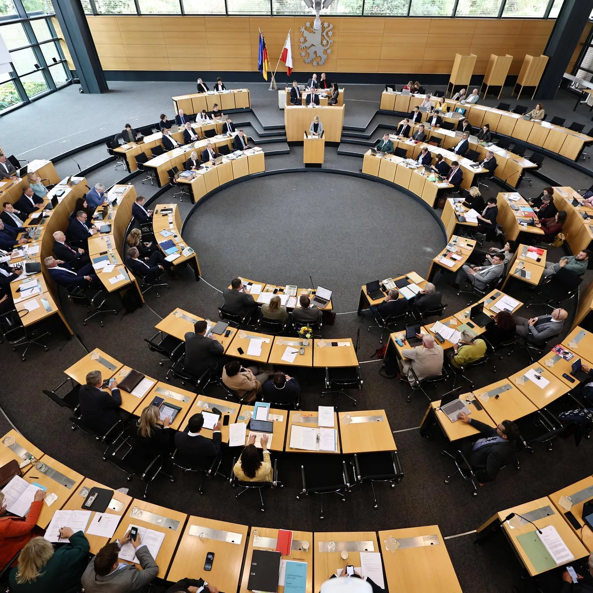 Abstimmung - CDU, BSW, SPD und Linke sprechen sich gegen AfD-Misstrauensvotum gegen thüringischen Ministerpräsident Voigt aus