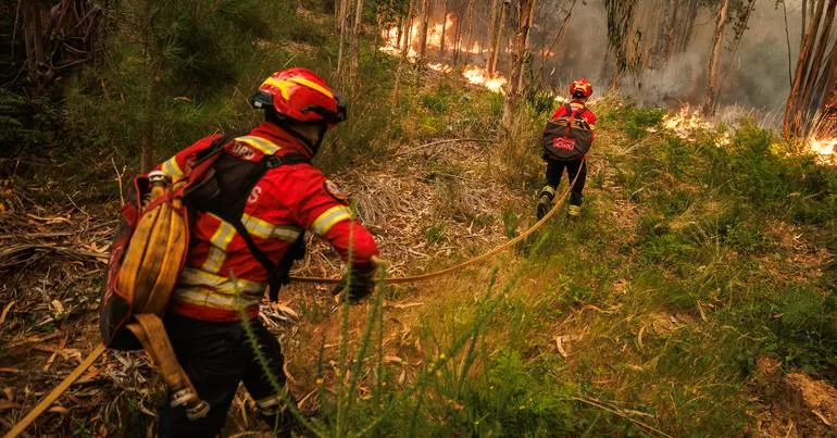 Mais de 750 bombeiros combatem quatro fogos no norte do país