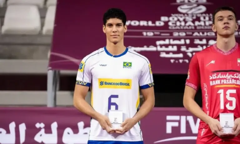 Marina Dias conquista a prata na etapa de Laval do Mundial de Paraescalada