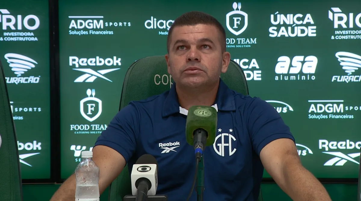 Técnico do Guarani chora ao lembrar de Vadão na entrevista de apresentação; veja vídeo