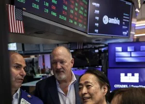 Dow Jones Futuro opera quase estável antes da ata do Fed e balanços do varejo