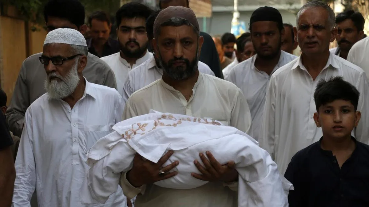 Probe ramps up for Pakistan blaze that killed newborns