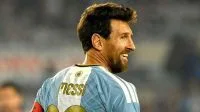 Messi dá lição a Cristiano Ronaldo no fim da carreira