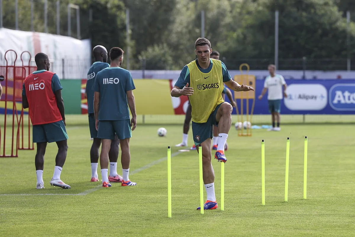 Jorge Jesus: "É importante chamar 13 jogadores que já trabalharam comigo"