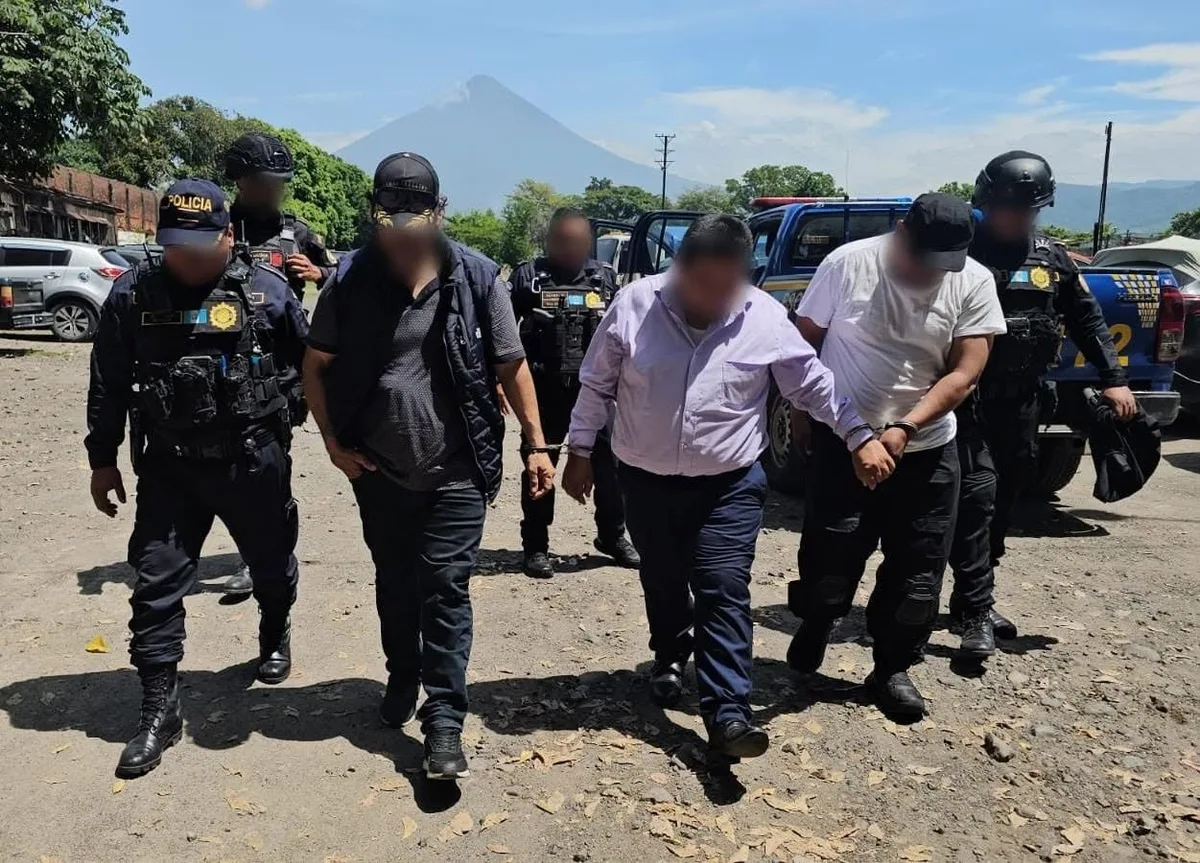 La Policía Nacional Civil de Guatemala capturó a tres sospechosos de secuestro exprés en la costa sur del país