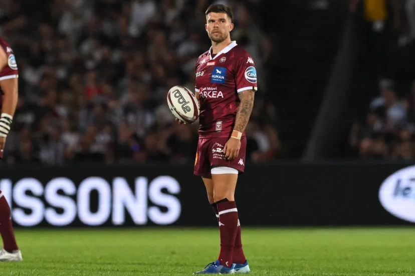 Absent depuis trois semaines avec l'UBB, Matthieu Jalibert a repris l'entraînement à part