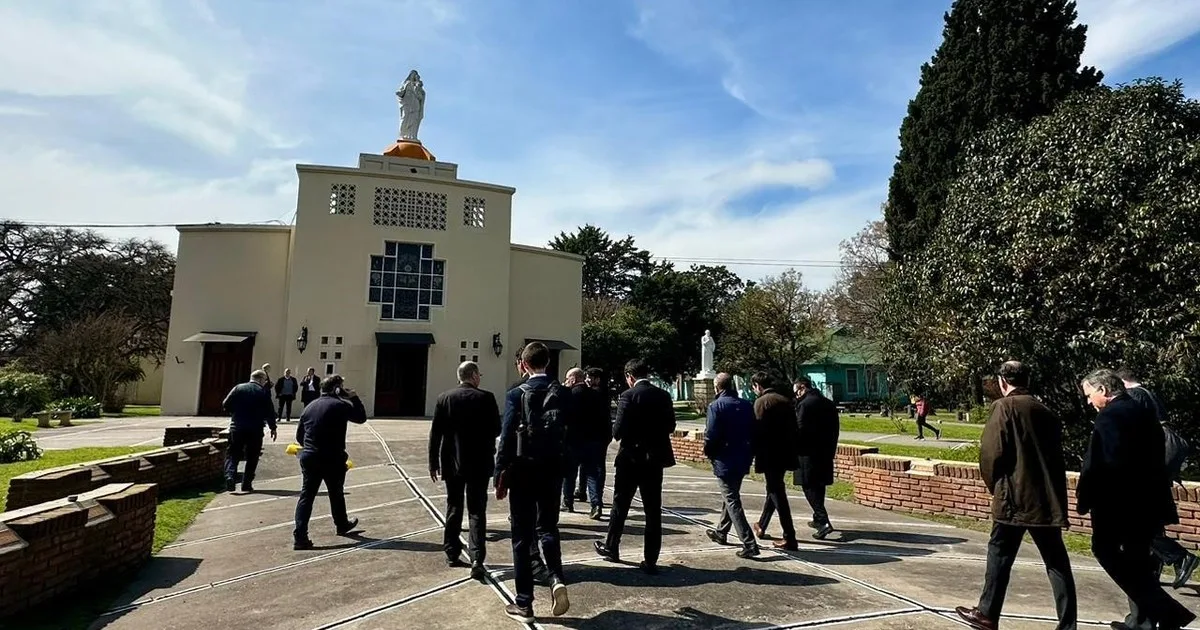 Los delegados de León XIV visitaron el Cottolengo Don Orione de Claypole junto a funcionarios de Kicillof