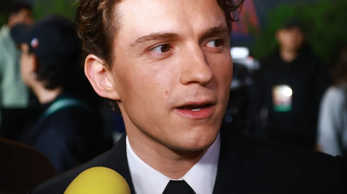 "¿Me estás tomando el pelo?": Tom Holland deja petrificado a Matt Damon confesando que no ha visto una de las películas más influyentes de la historia reciente