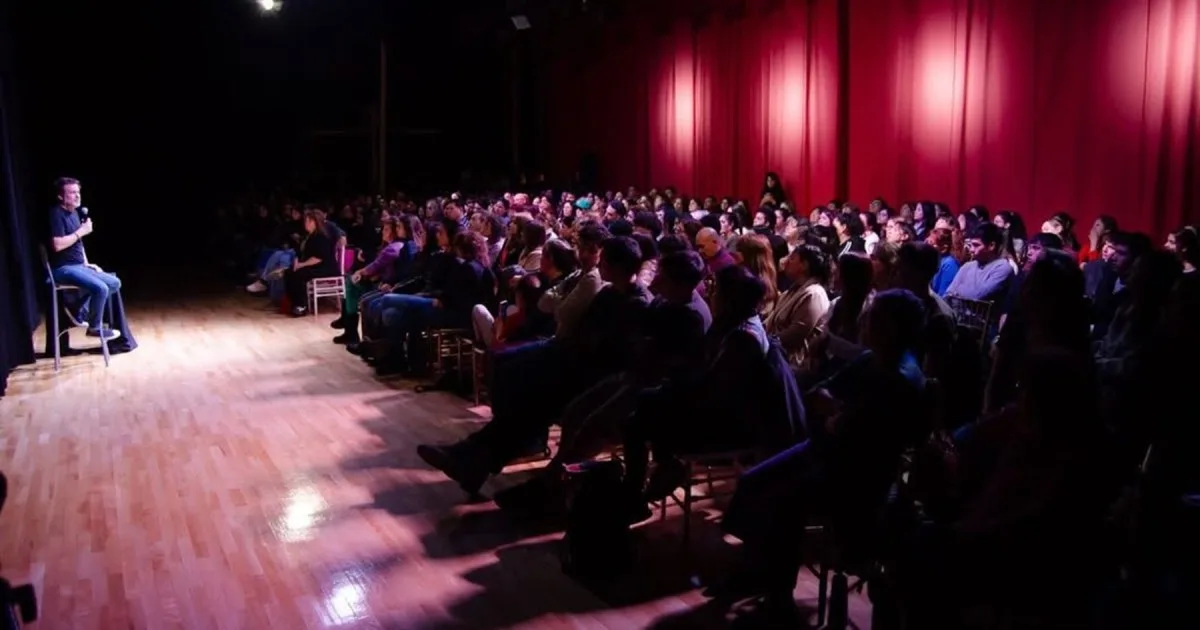 «Estoy acá porque estoy vivo. Y donde puedo, paso el mensaje», sostuvo Pauls en Cutral Co