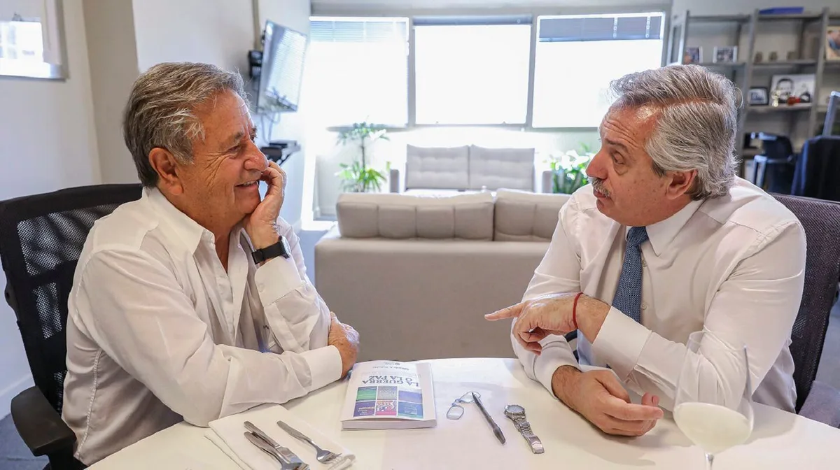 Vacunatorio VIP: citaron a indagatoria a Eduardo Duhalde, Taiana, Zannini y a otros 31 dirigentes