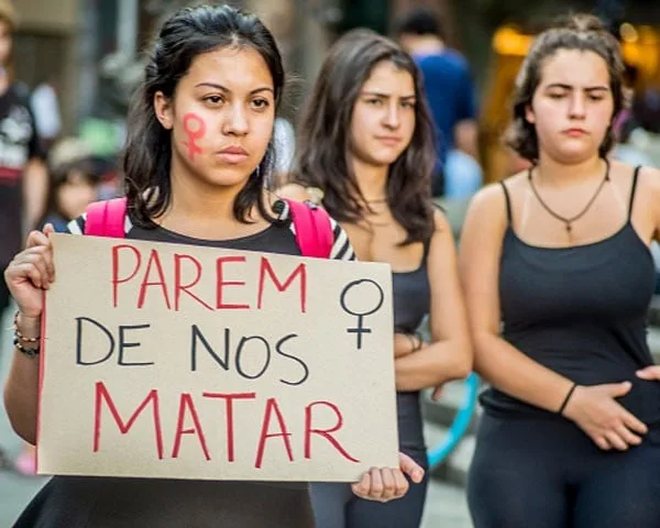 A mulher tratada como propriedade do homem e a pergunta final que precisa ser feita