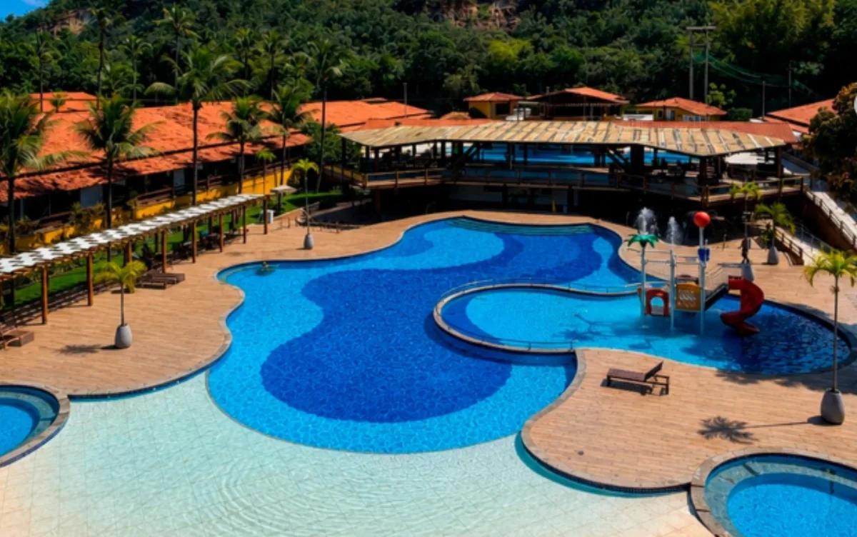Vigilância apura por que hóspedes de resort 'all inclusive' passaram mal na Bahia