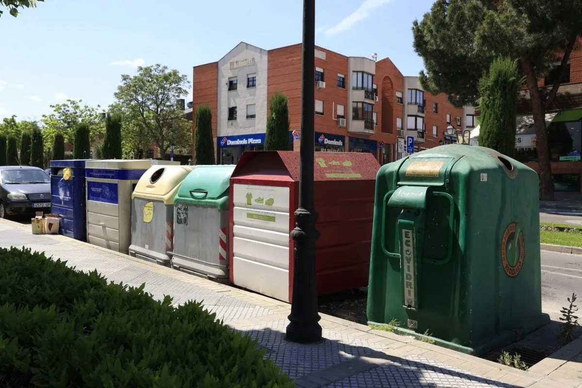 Un jubilado se equivoca al tirar la basura, le multan con cientos de euros y elige ir a prisión en vez de pagar: “Tengo tiempo”