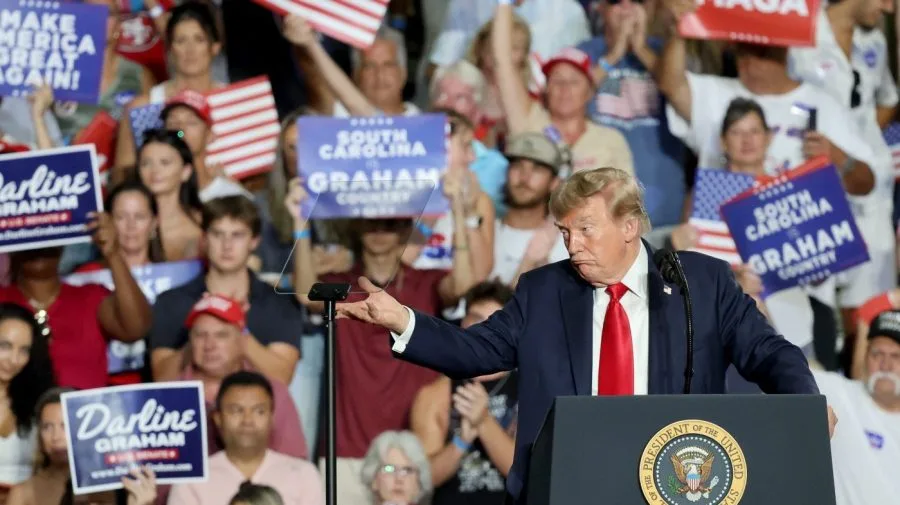 Democratic strategist: 'something's going on' when Trump 'can only deliver 52 percent' in South Carolina