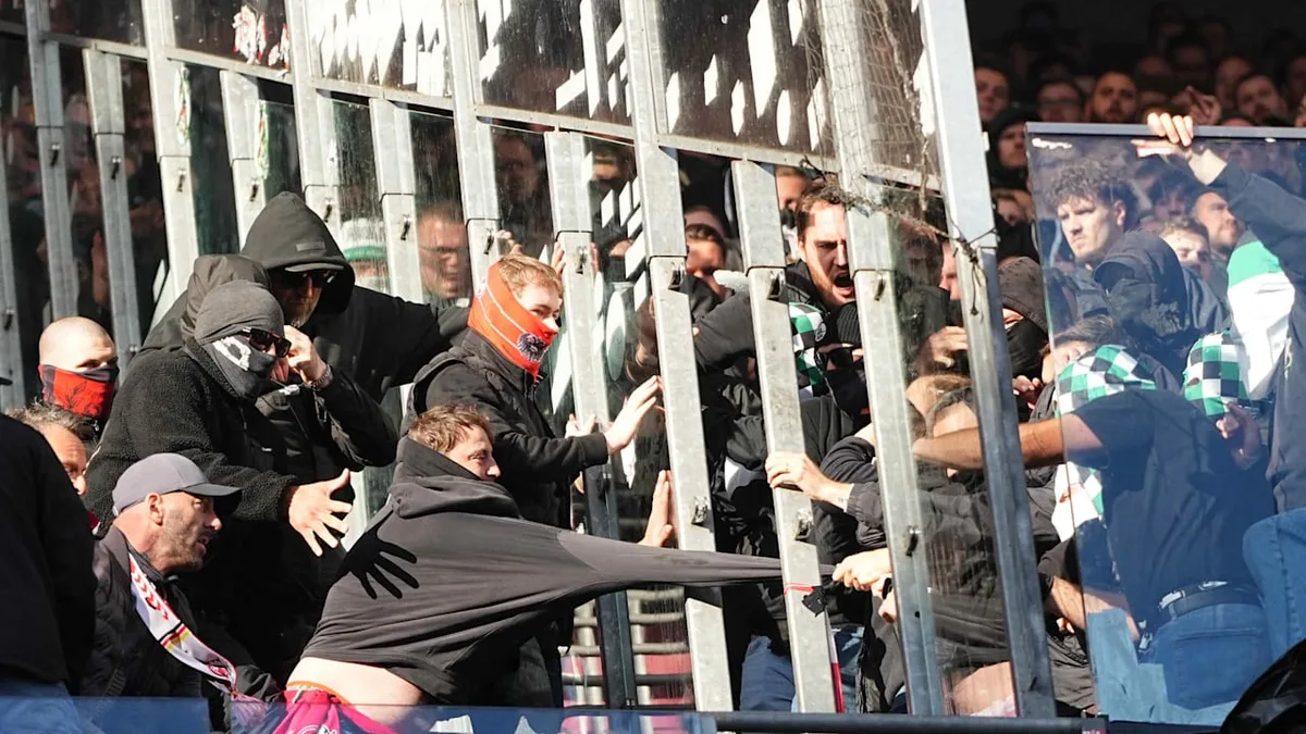 El Mala vermiest Blessin-Debüt - Fan-Krawalle überschatten Kölns Zoff-Sieg im Derby!