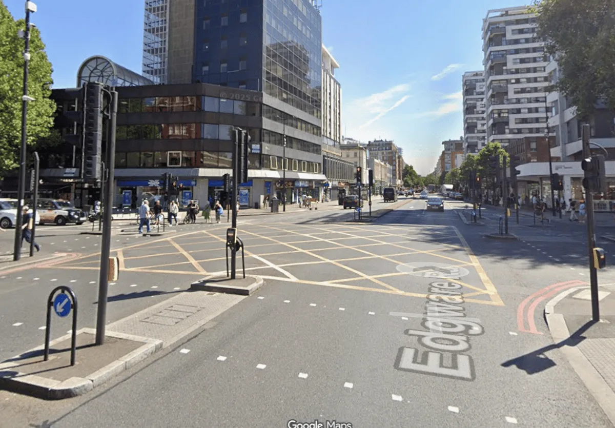 Police appeal for witnesses after 19-year-old stabbed in central London