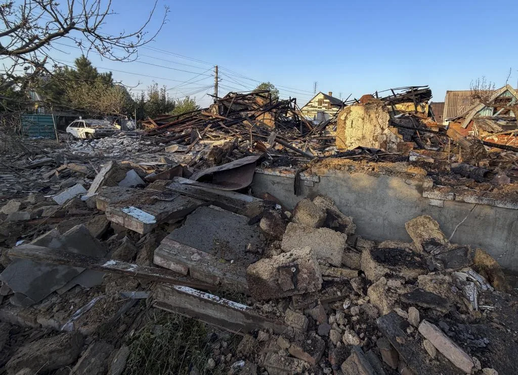 Tres muertos en ataques rusos en Ucrania mientras Putin advierte a Europa contra el envío de tropas