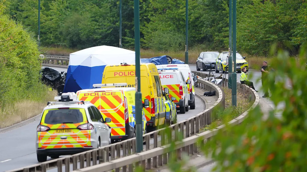 Geisterfahrer-Unfall in England - Sie rasten zwei Polizisten mit in den Tod