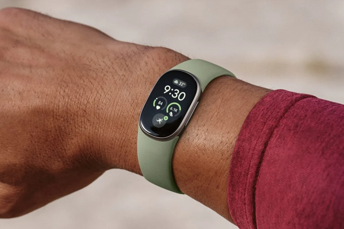 Google’s Fitbit Edge Sits Between a Fitbit Air and Pixel Watch 5