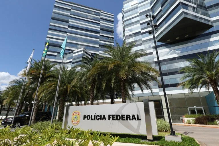 Operação da PF mira esquema de fraude em processos migratórios de chineses e angolanos