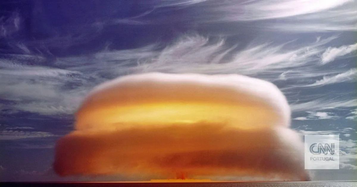 Rússia atinge número recorde de ogivas nucleares operacionais desde 2017, revela relatório do SIPRI