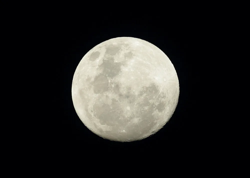 EUA, Rússia e China correm para instalar reator nuclear na Lua