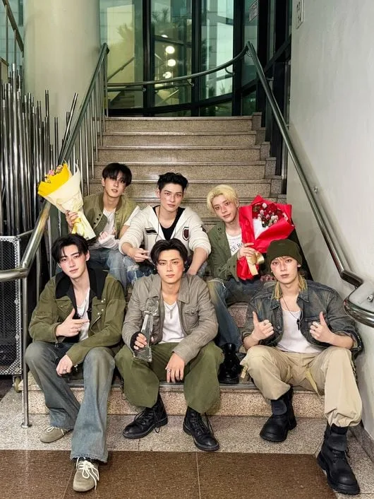 엔하이픈, '뮤뱅' 1위로 음방 3관왕..뱀파이어 매력 통했다